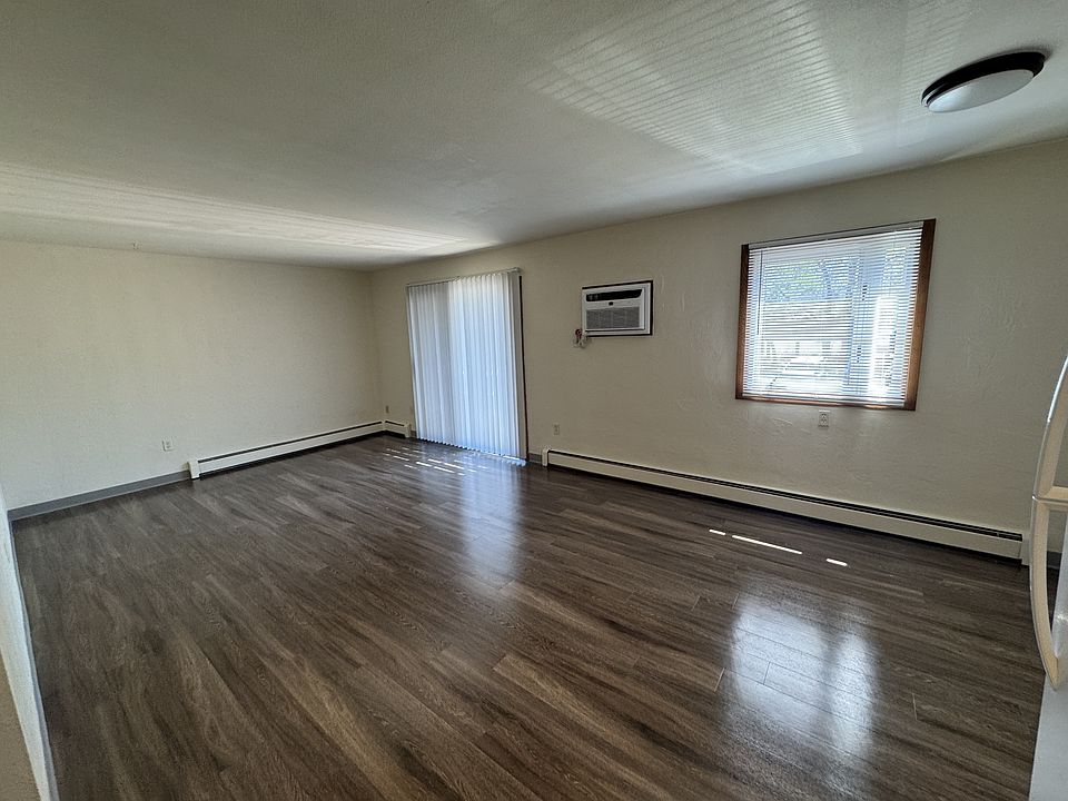 1st image of 1862 Feronia Ave #6