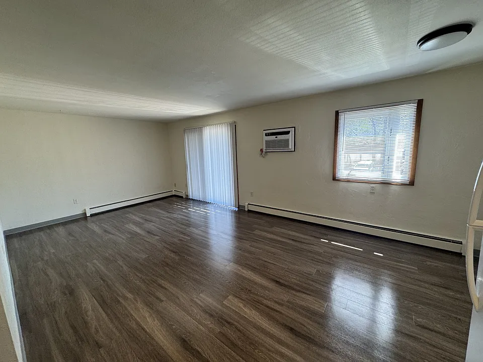 1862 Feronia Ave #6
