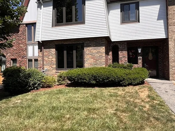 24 Cobblestone Ln #7, Worcester, MA 01606