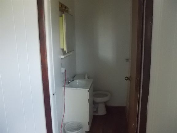 4th image of 122 S Curry St #12