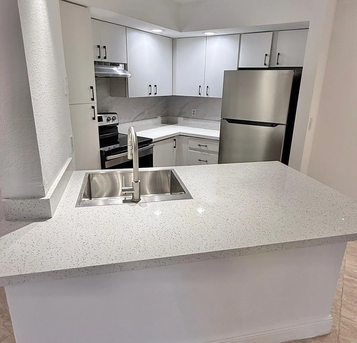1 bed, 1.0 bath, 712 sqft, $1,800 — Photo 3