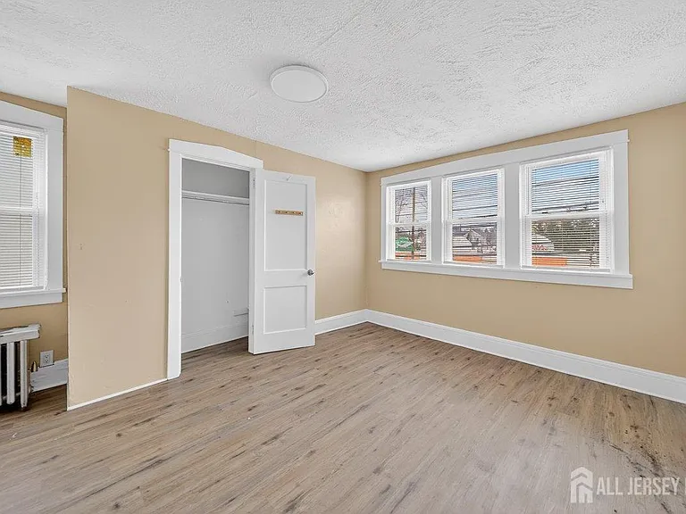 1167 Green St #B — Photo 5