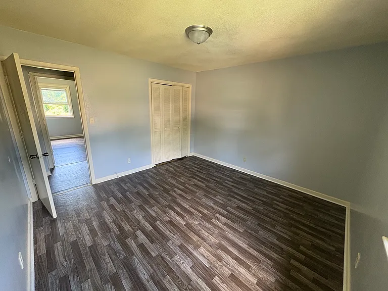 937 Kings Rd #B — Photo 6