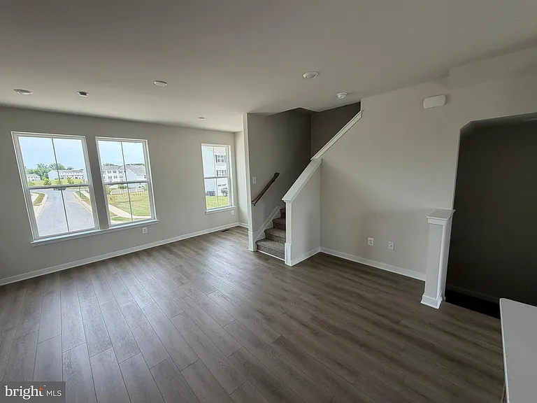 368 Mingo Way — Photo 3