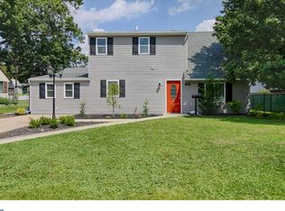 46 Russet Ln, Levittown, PA 19055