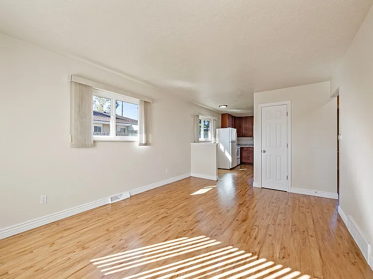 821 35th Avenue Ct — Photo 2