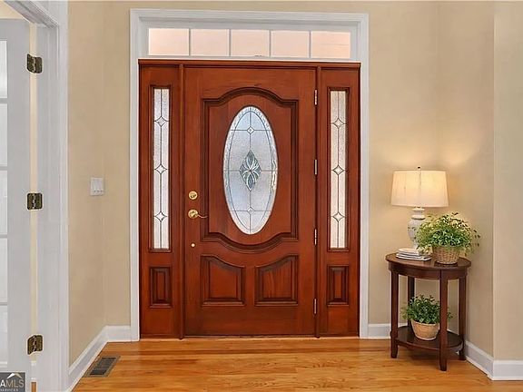 4th image of 105 Kensington Pond Ct