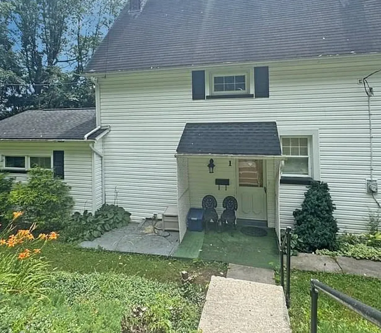 2 bed, 1200 sqft, $950 — Photo 2