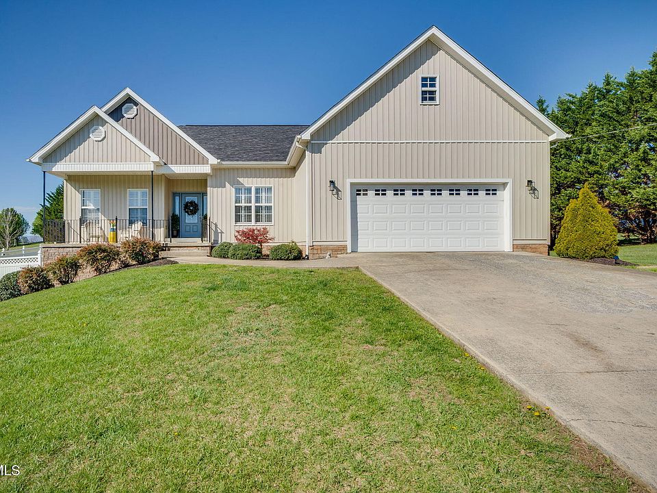 1st image of 477 Sand Ridge Cir