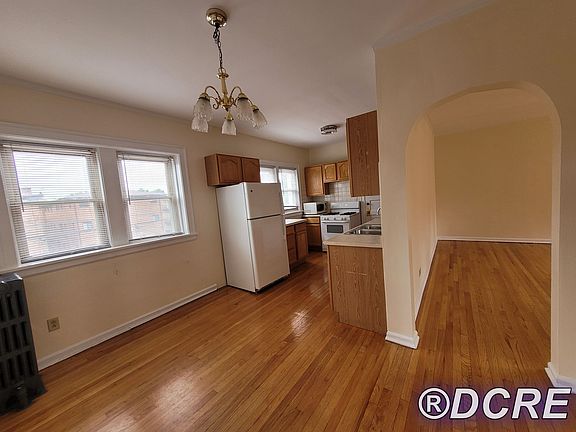 3rd image of 6018 N Navarre Ave APT 1R