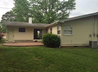 1502 W Taylor Dr, Carbondale, IL 62901