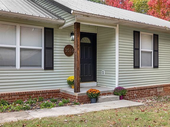 3rd image of 3516 Country Cir