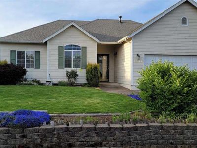1544 Canary Ct NE, Salem, OR, 97301