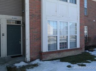 51950 Wave Ln, Chesterfield, MI 48051