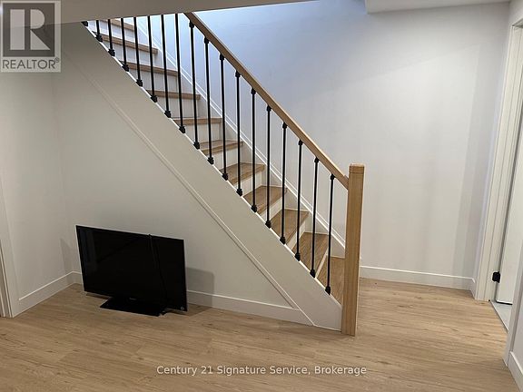 3rd image of 2579 Lundene Rd N