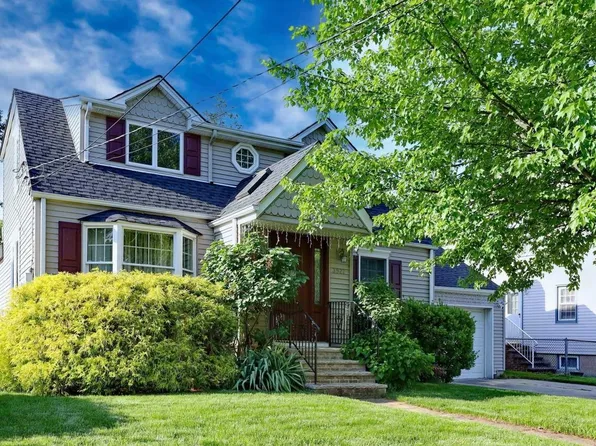 39-27 Pellington Dr, Fair Lawn, NJ 07410