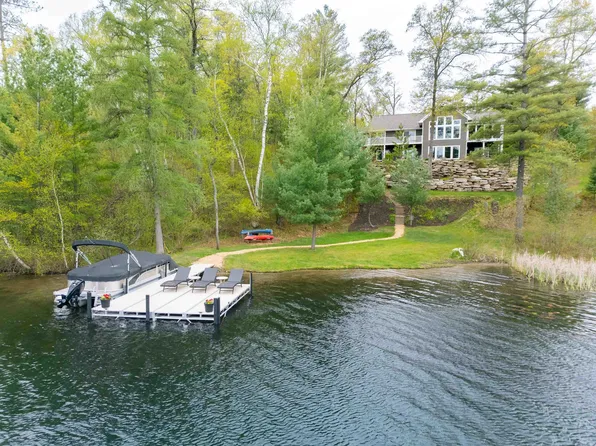 W12900 W Shore Dr, Crivitz, WI 54114