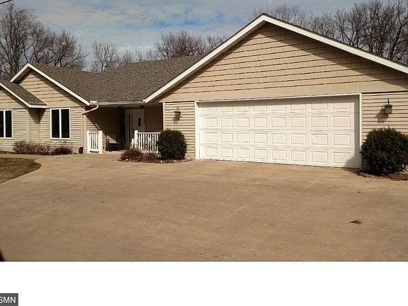 4th image of 443 River Dr W