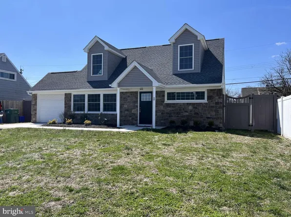 59 Jewel Ln, Levittown, PA 19055