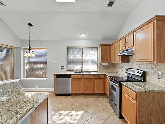 3rd image of 1225 Hershey Ln