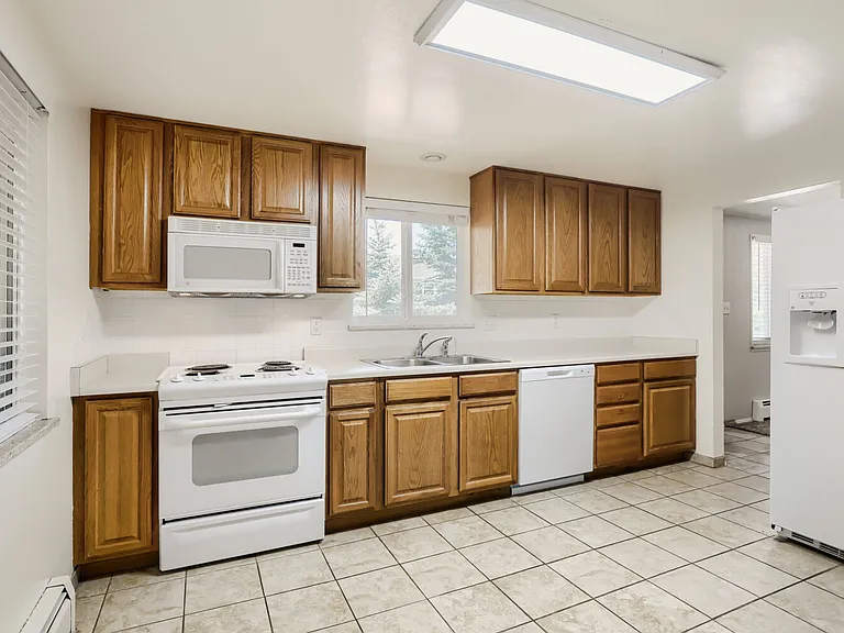 512 Maple St — Photo 6