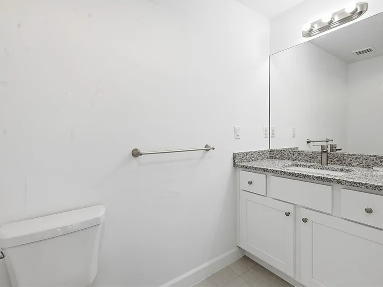 939 19th St #939 — Photo 14