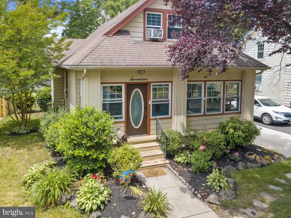 17 E Palmer Ave, Collingswood, NJ 08108
