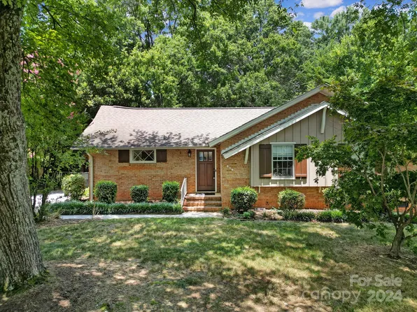225 Cooper Dr, Charlotte, NC 28210
