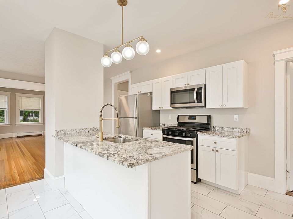 1st image of 448-450 Pleasant Valley Pkwy #3