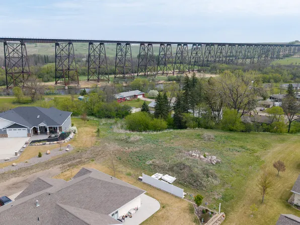 554 Legacy Ln NE, Valley City, ND 58072
