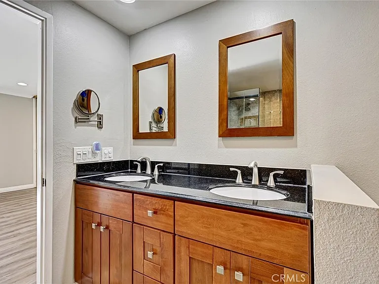 6560 E Camino Vis — Photo 21
