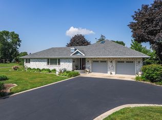 26310 S Mc Kinley Woods Rd, Channahon, IL 60410