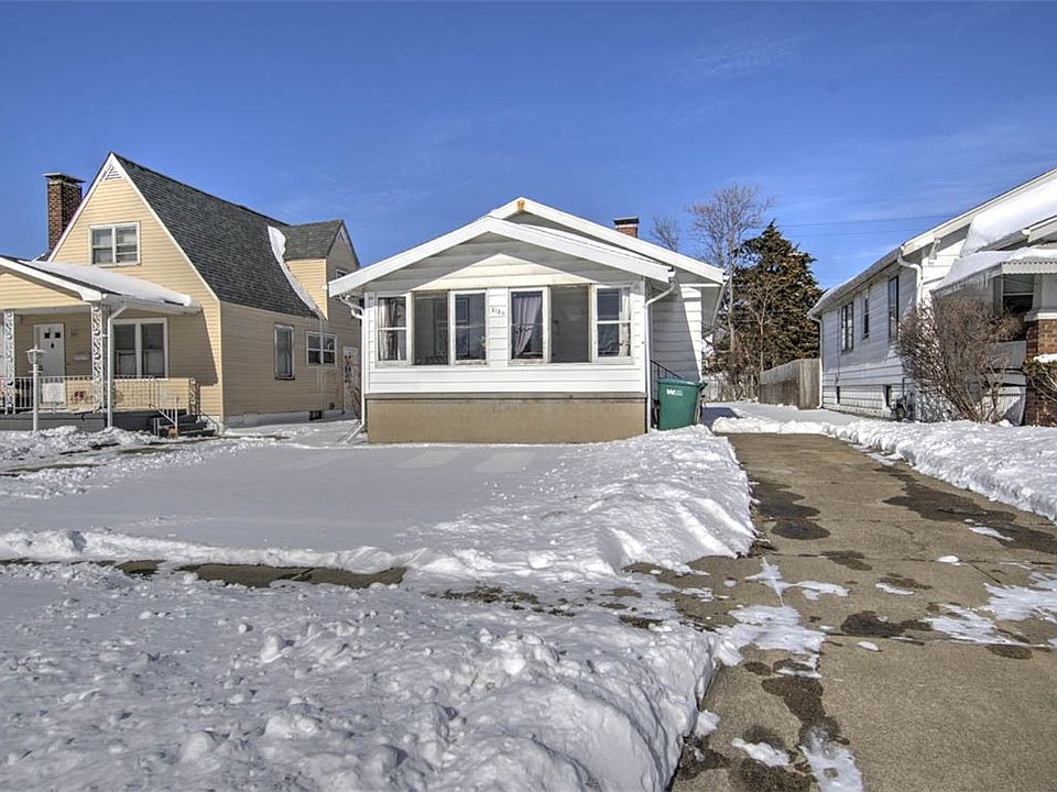 2nd image of 2150 E Clay St