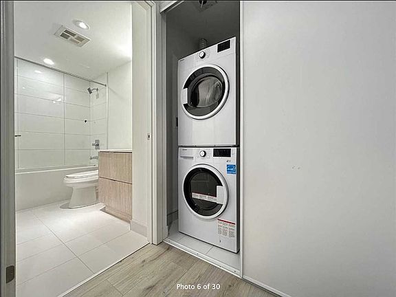 3rd image of 395 Bloor St E #3611