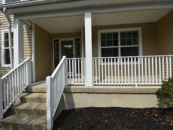 3rd image of 35 Santee Dr