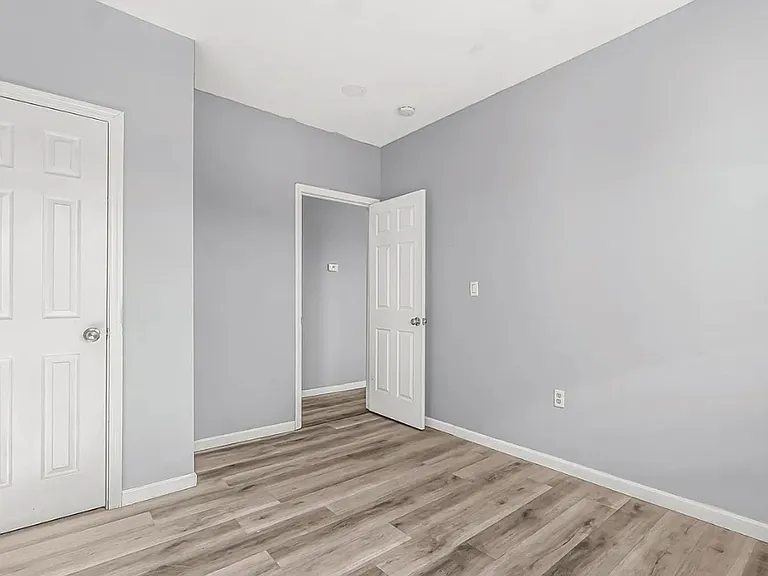 1220 Pembroke St — Photo 12