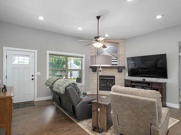 5th image of 4411 Florence Avenue