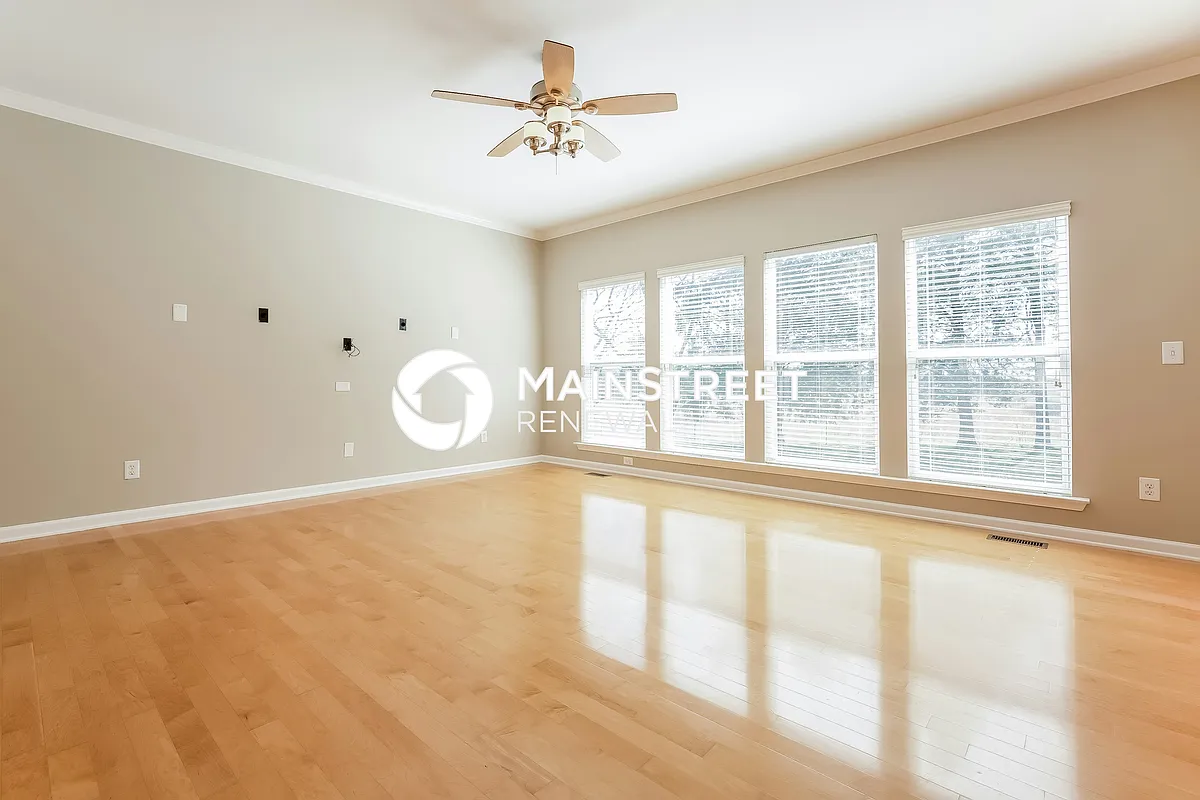 Living Room - 422 Laurel Hills Dr