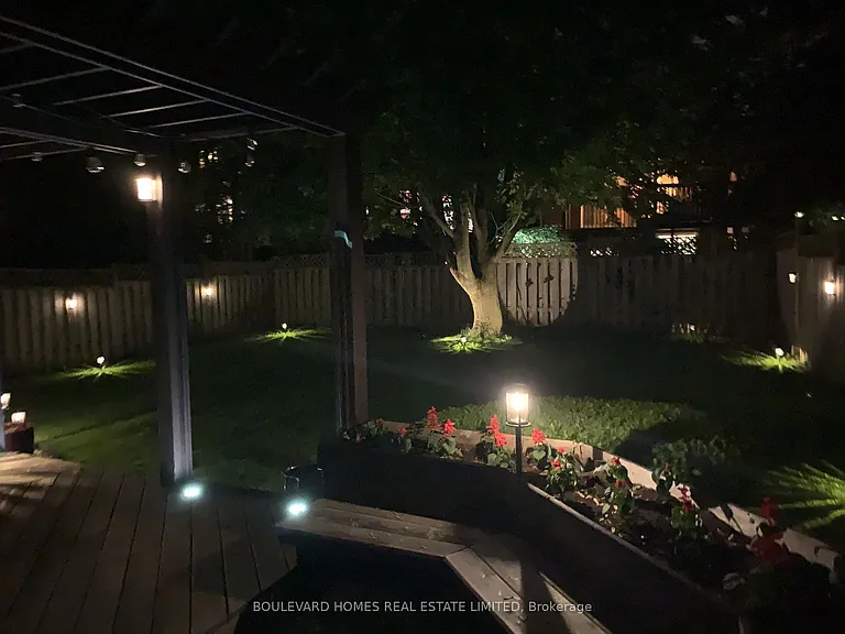 209 Bassett Blvd — Photo 23