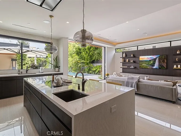 6517 Colgate Ave — Photo 9