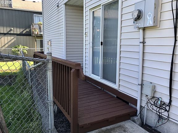 4th image of 5913 NE 33rd Cir