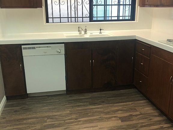 3rd image of 3061 E 5th St