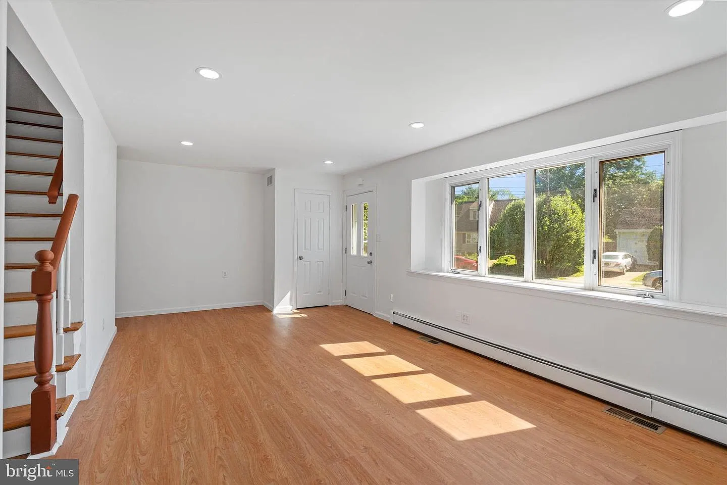 4 bed, 1850 sqft, $2,550 — Photo 2