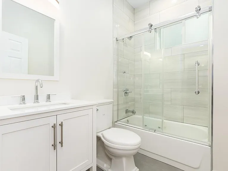 641 W 48th St #1 — Photo 10