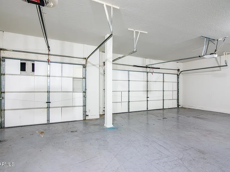 43395 W Wild Horse Trl — Photo 35