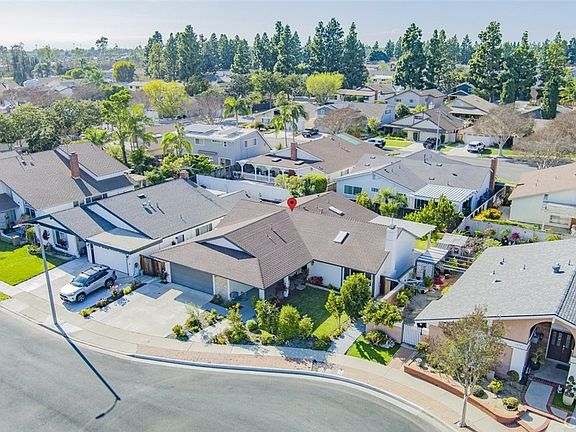 3rd image of 14751 Foxcroft Rd