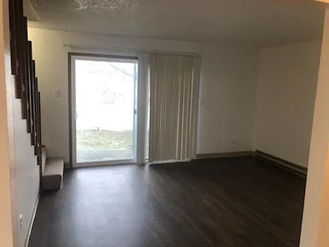 1420 Hawthorne Dr. — Photo 4