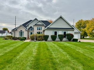 46 Oak Ridge Dr, La Salle, IL 61301