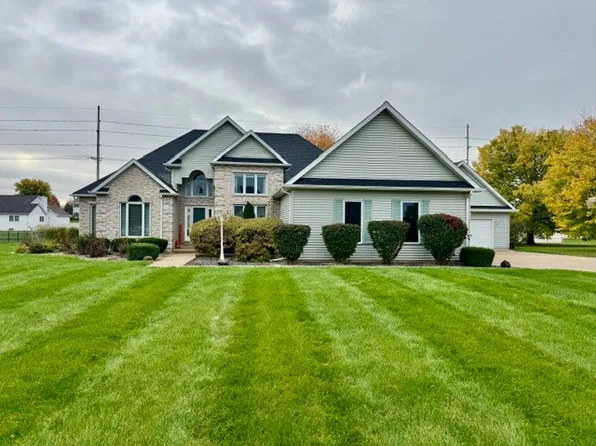 46 Oak Ridge Dr, La Salle, IL 61301