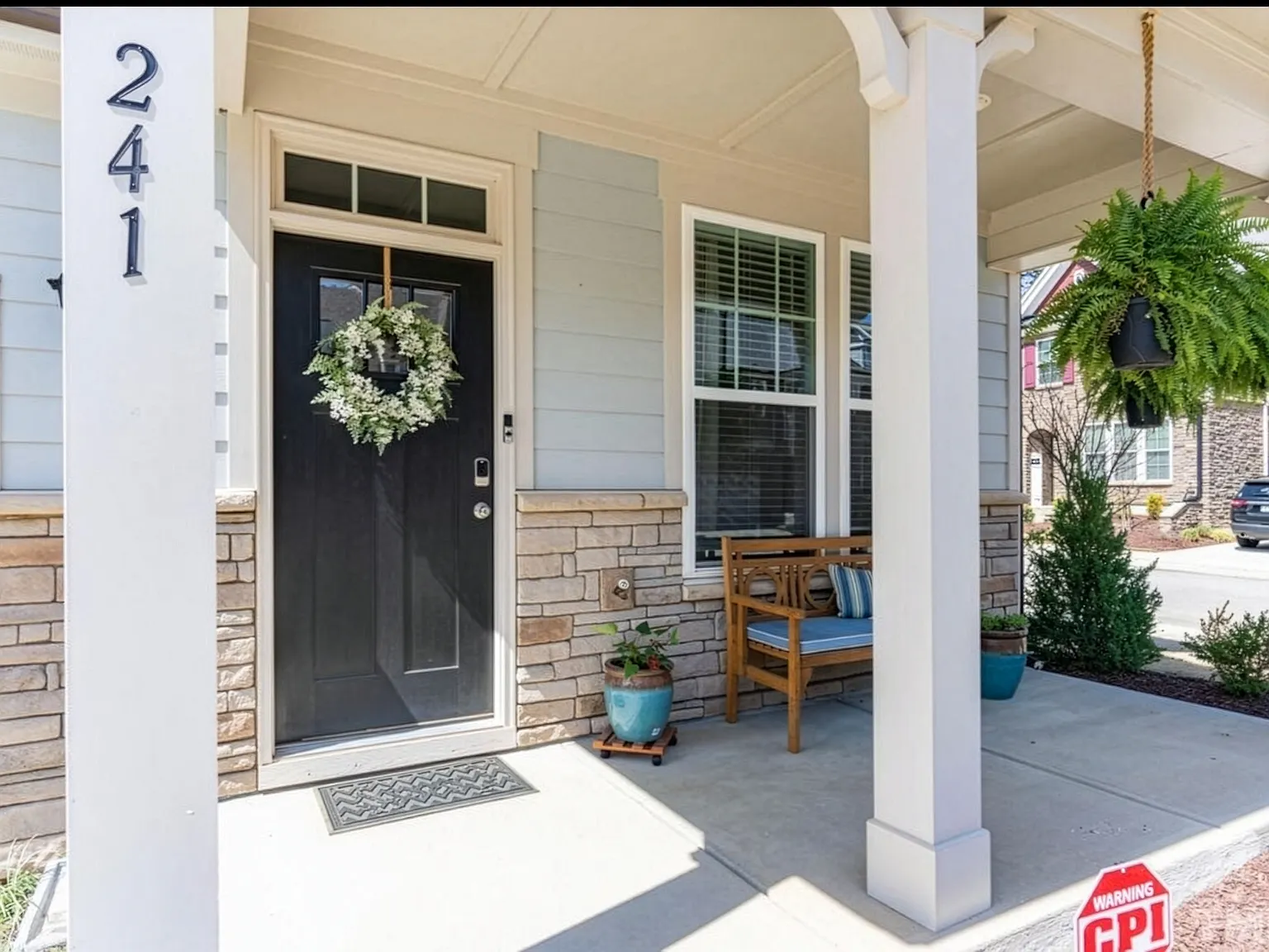 3 bed, 2.5 bath, 2019 sqft, $2,400 — Photo 2